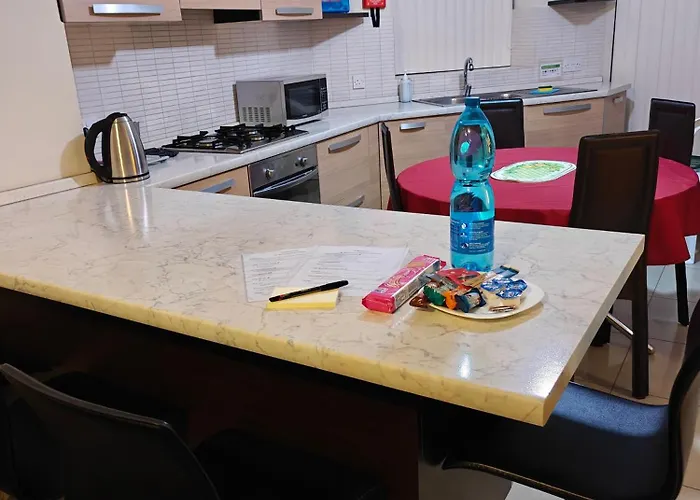 Twenty Daffodil Daire