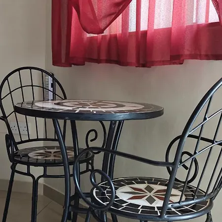 Twenty Daffodil San Pawl il-Baħar