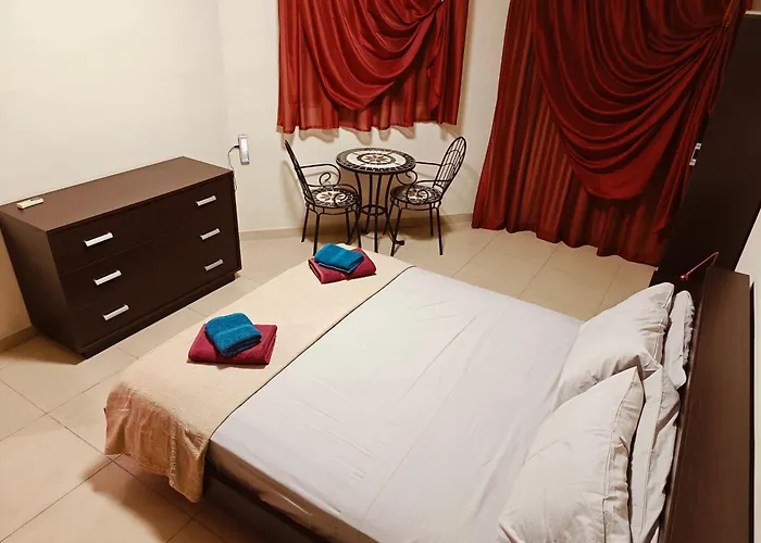 Twenty Daffodil San Pawl il-Baħar